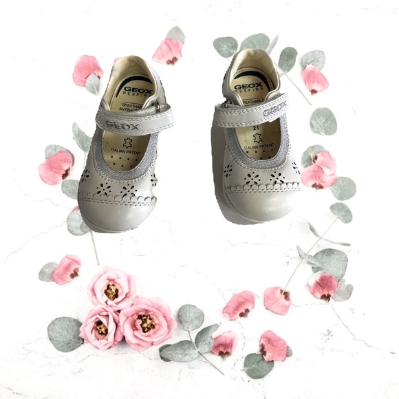 GEOX RESPIRA BABY GIRL SHOES IN CREAM AND SILVER COLOUR IN SIZE 21 - Picture 1 of 6